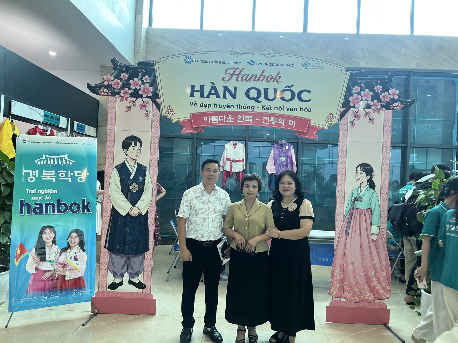 Góc trải nghiệm văn hóa Hàn Quốc – Hanbok truyền thống