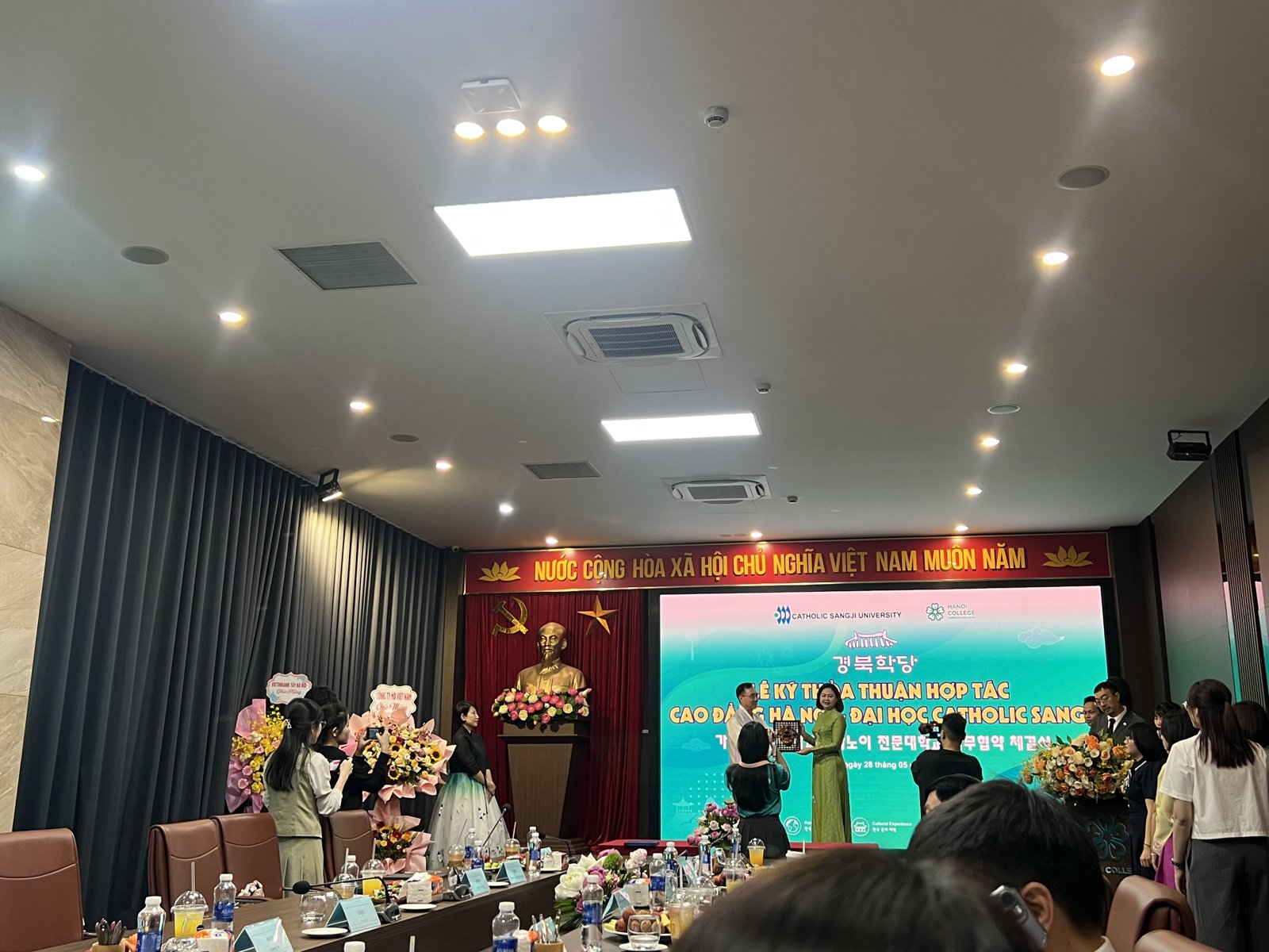 Lễ ký kết hợp tác Cao đẳng Hà Nội × Đại học Catholic Sangji (Hàn Quốc)
